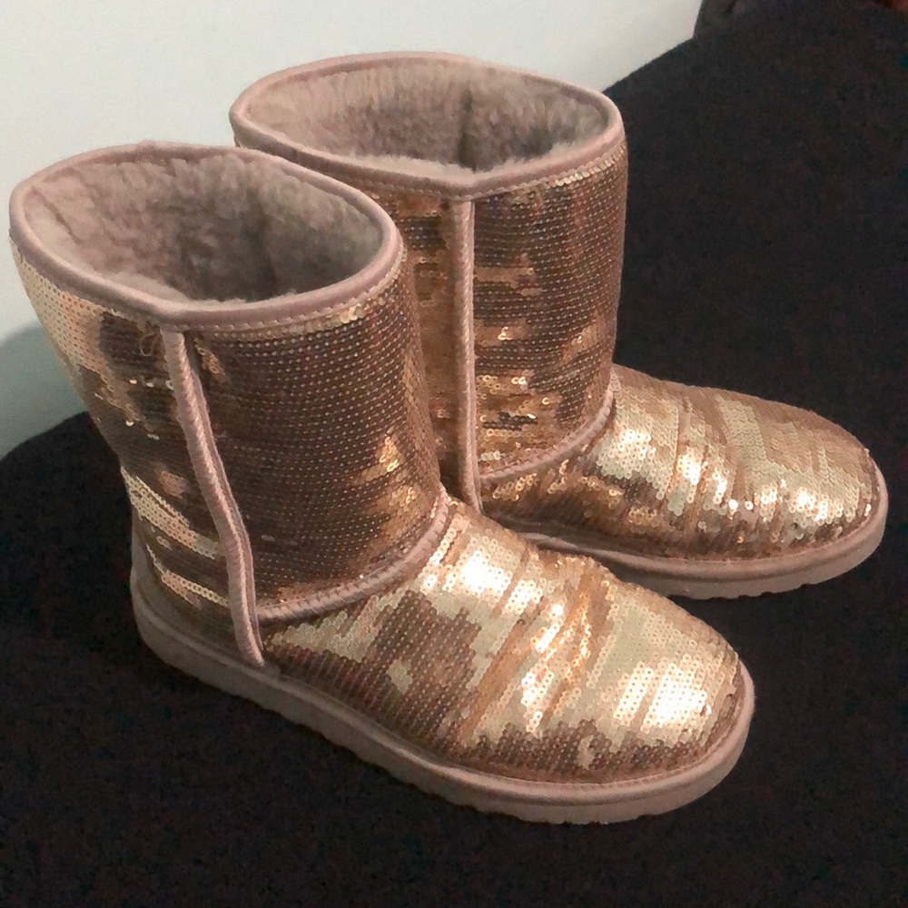 UGG Gold Sequined Classic Short Boot Sz 9